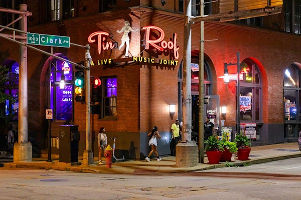 Tin Roof in St. Louis, MO