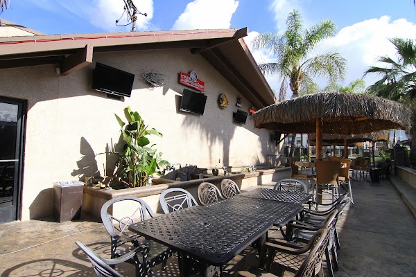 DUKE'S BAR & GRILL in Riverside, CA