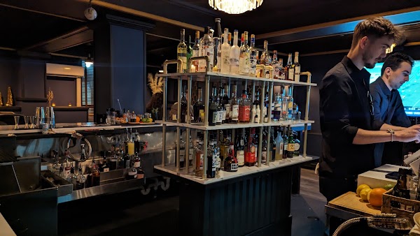 Deco Lounge in Buffalo, NY