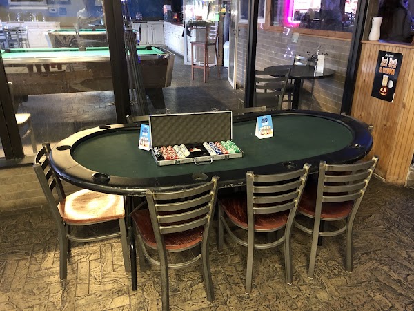 Parlays Local Tavern in Virginia Beach, VA