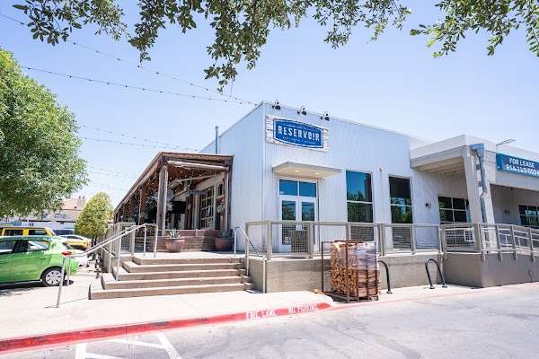 Reservoir-Bar, Patio & Kitchen in Fort Worth, TX