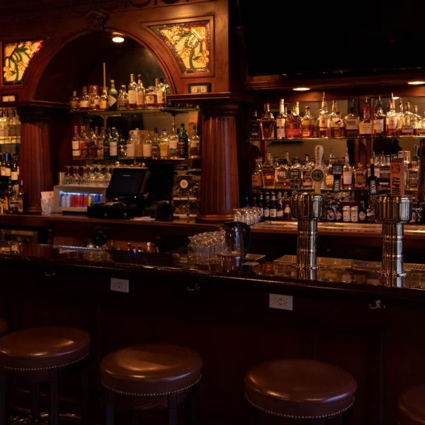 Mae's Tavern in Kansas City, MO