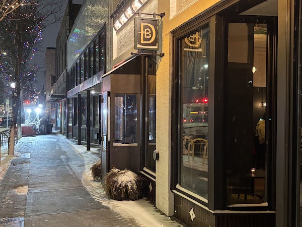 Bar Oscar in Minneapolis, MN