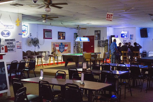 Squeeze Inn Sports Bar & Club in San Antonio, TX