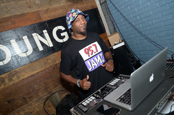 Dzire Bar And Lounge in Birmingham, AL