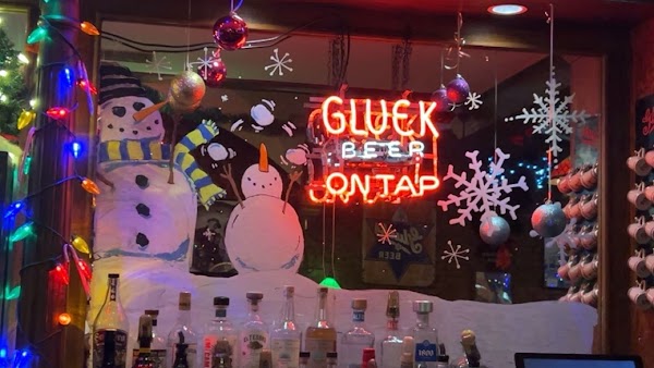 Gluek's Restaurant & Bar in Minneapolis, MN