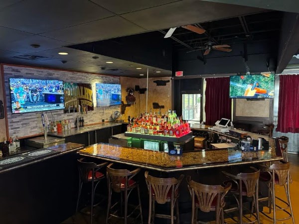 Rivalry Sports Tavern in Lake Worth, TX